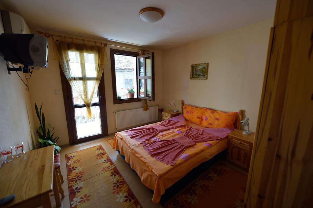 Family Hotel Varusha Veliko Tarnovo Room photo