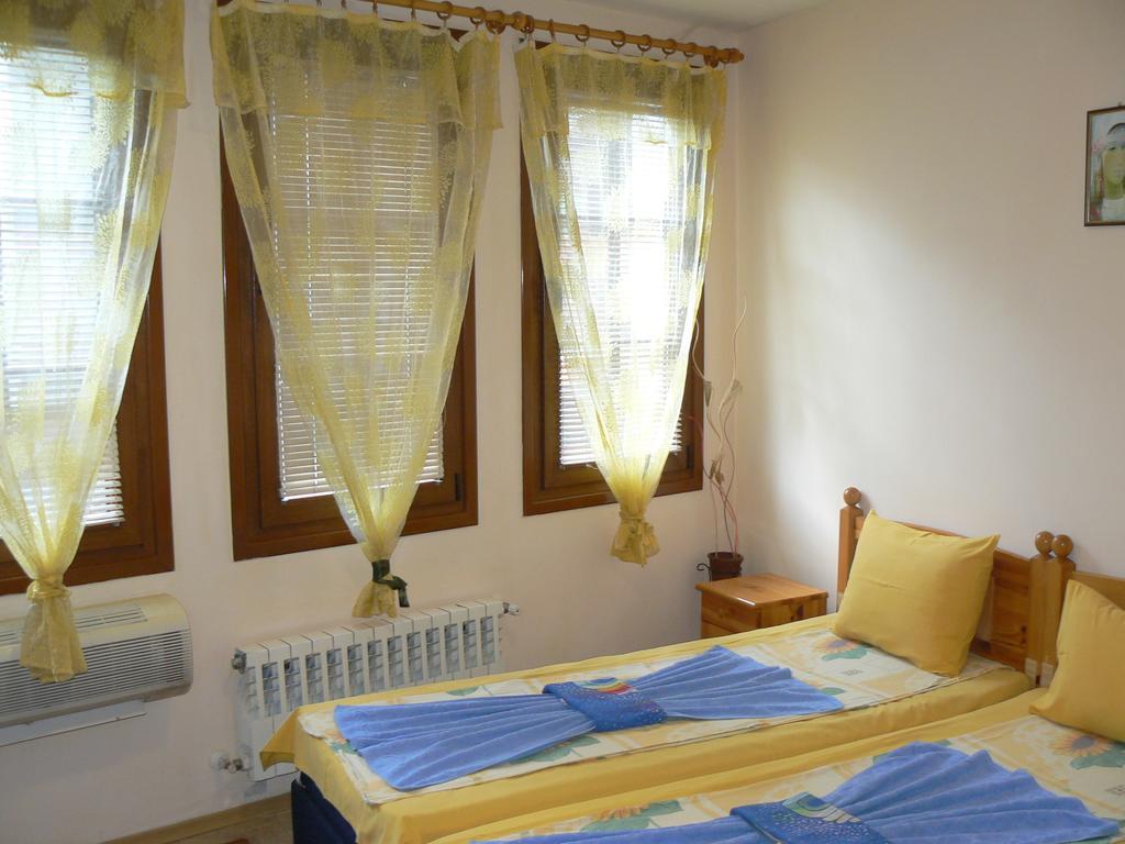 Family Hotel Varusha Veliko Tarnovo Room photo