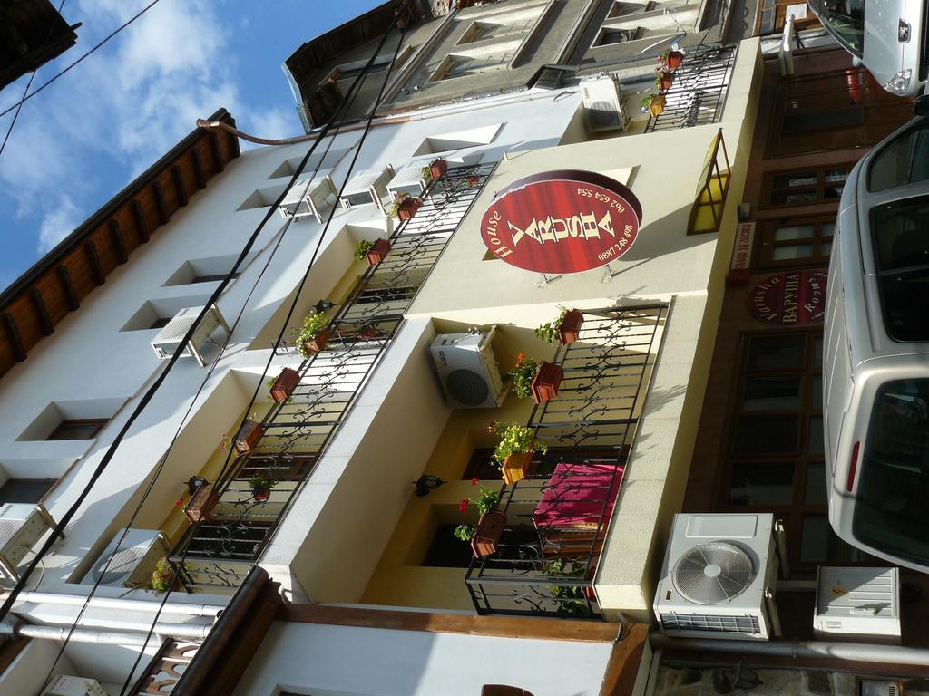 Family Hotel Varusha Veliko Tarnovo Exterior photo